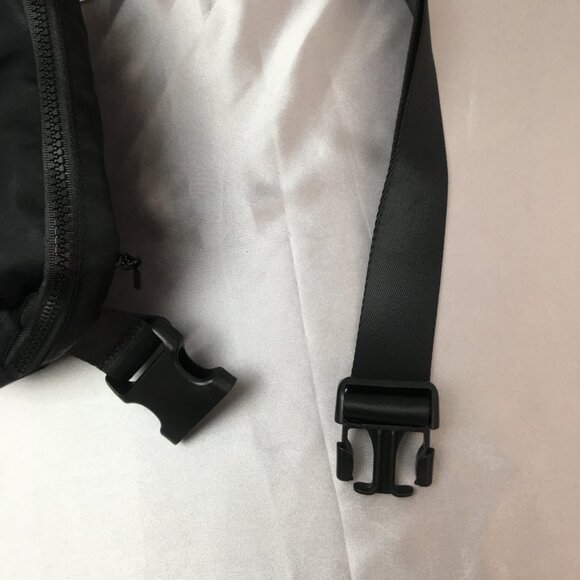 LULULEMON Everywhere Belt Bag in Heritage Jaquard NEW Limited Edition - Picture 5 of 11